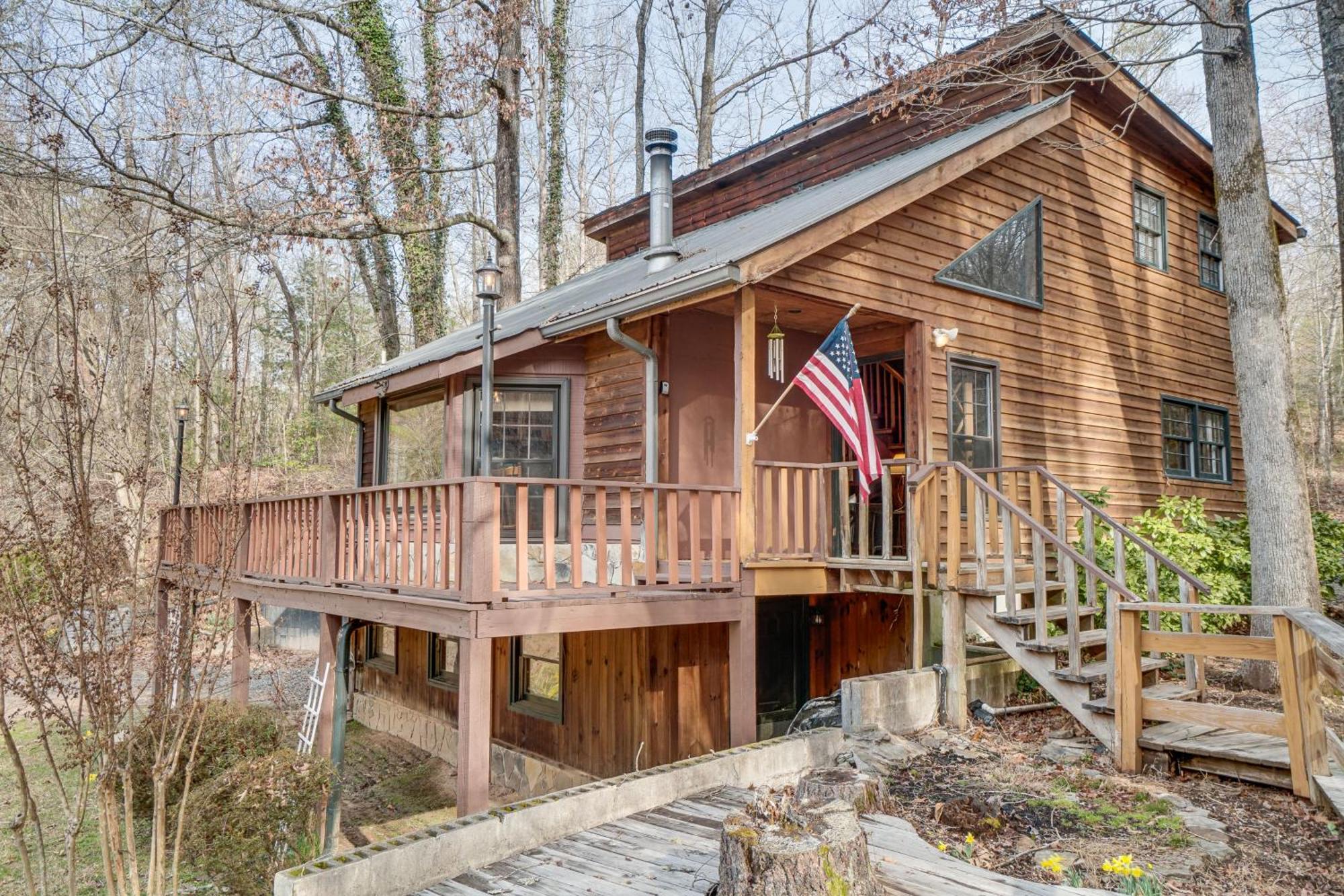 Charming Cabin With Fire Pit And Decks About 7 Mi To Helen Sautee Nacoochee Eksteriør bilde