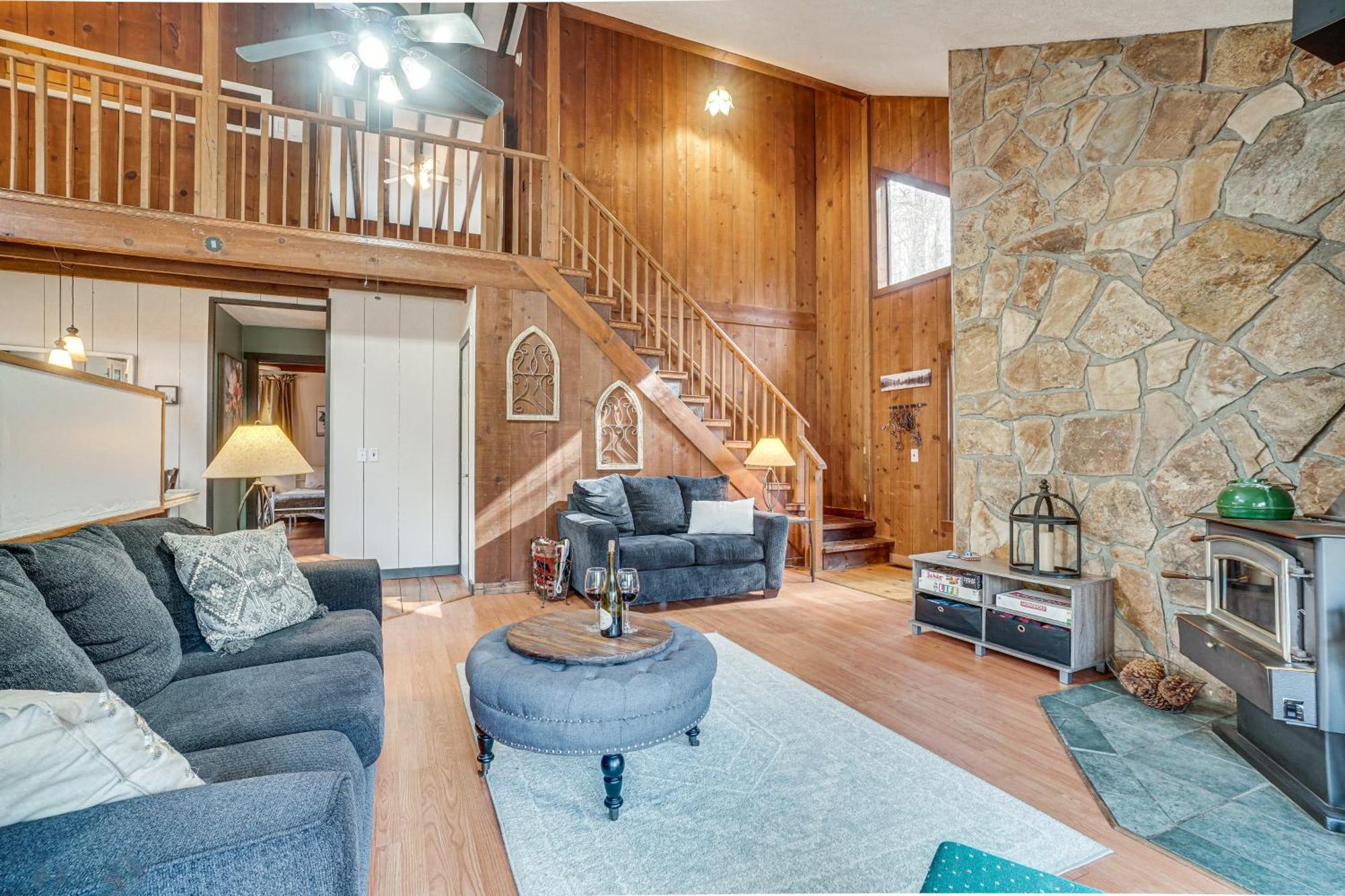 Charming Cabin With Fire Pit And Decks About 7 Mi To Helen Sautee Nacoochee Eksteriør bilde