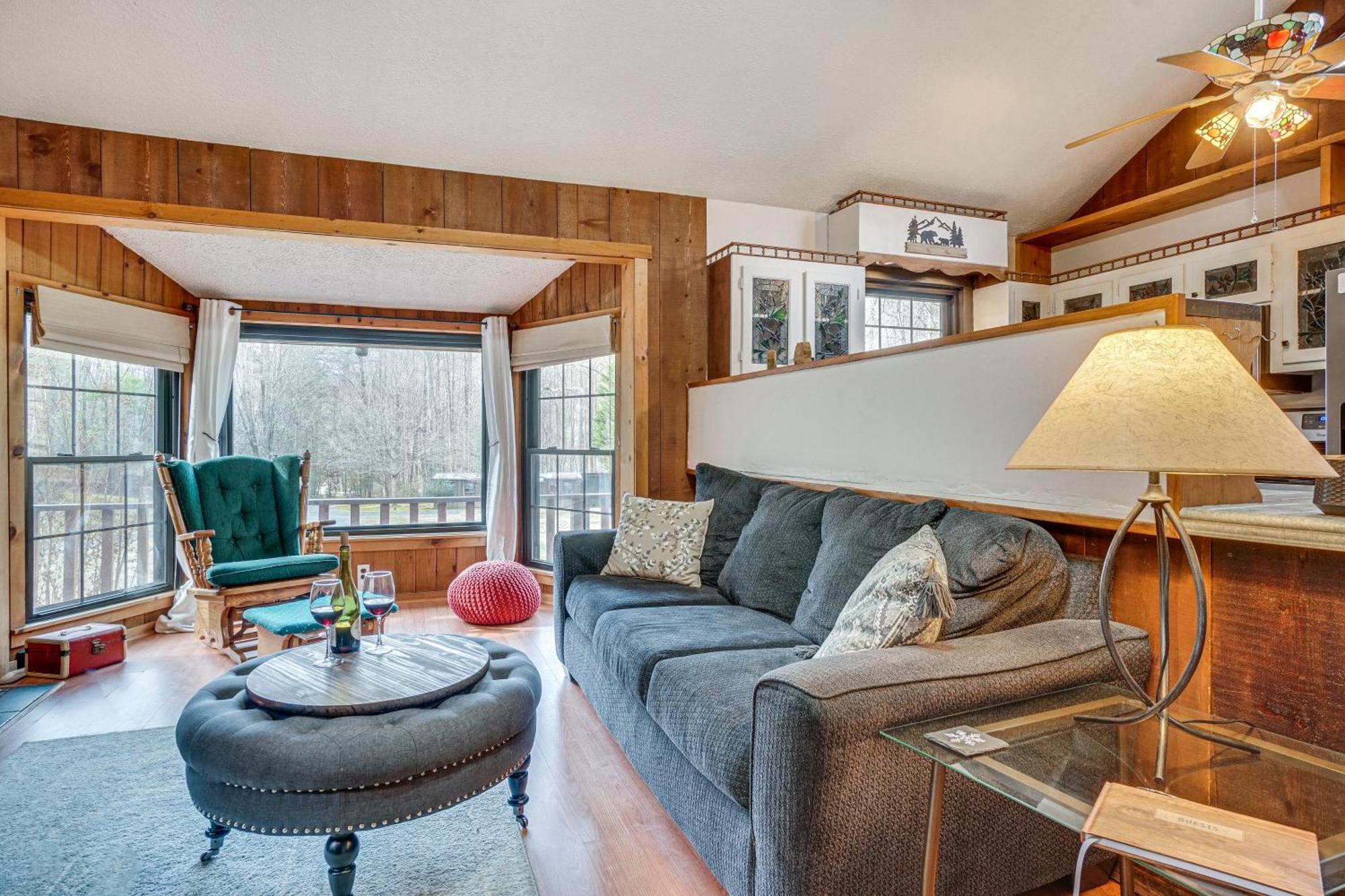 Charming Cabin With Fire Pit And Decks About 7 Mi To Helen Sautee Nacoochee Eksteriør bilde
