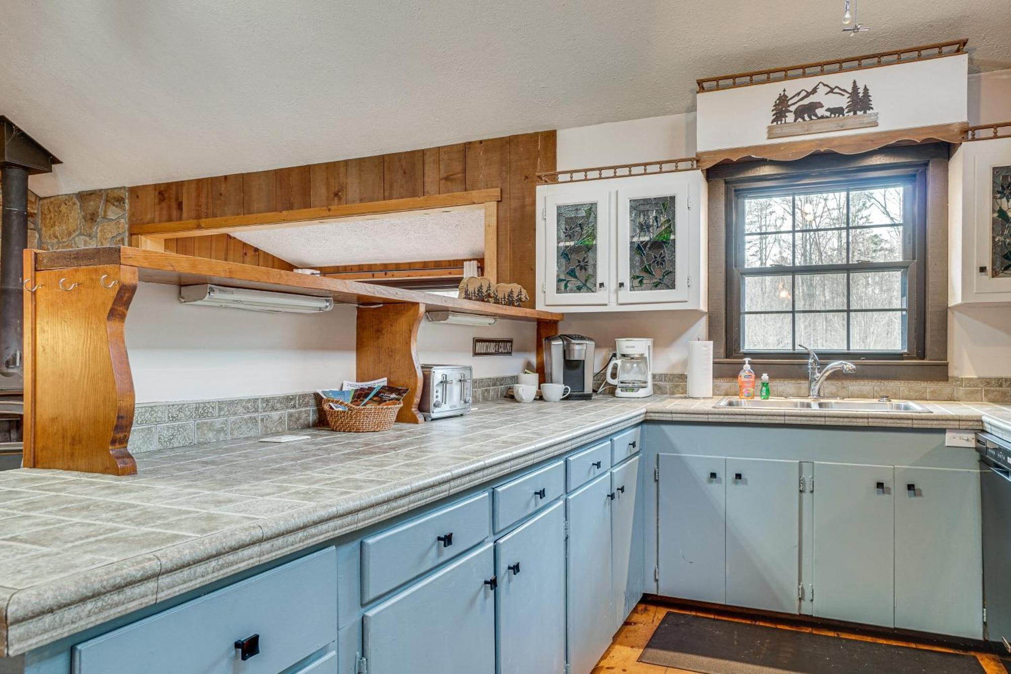Charming Cabin With Fire Pit And Decks About 7 Mi To Helen Sautee Nacoochee Eksteriør bilde