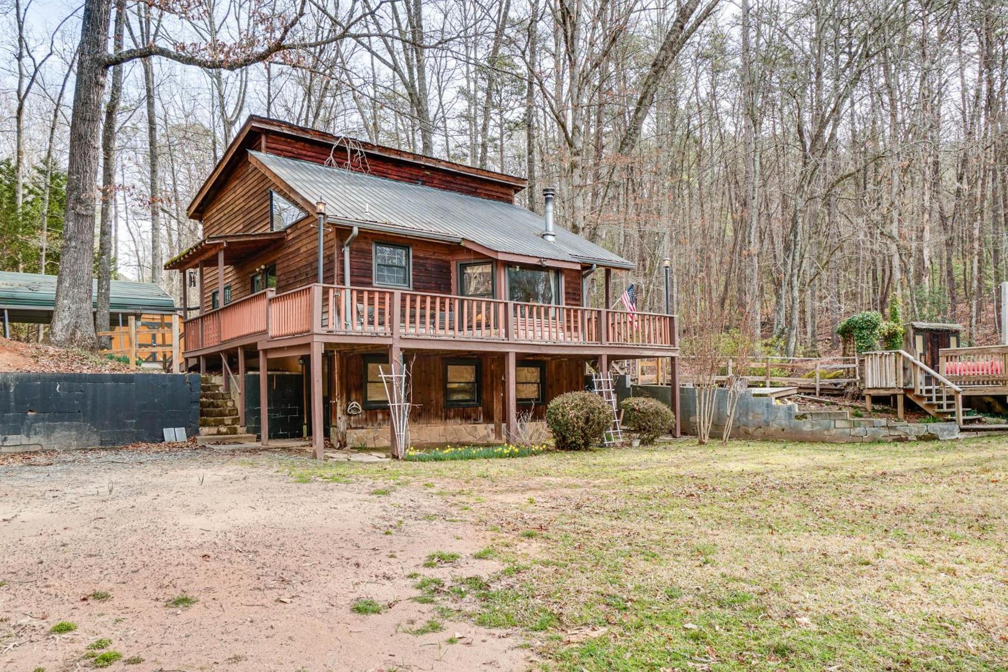 Charming Cabin With Fire Pit And Decks About 7 Mi To Helen Sautee Nacoochee Eksteriør bilde